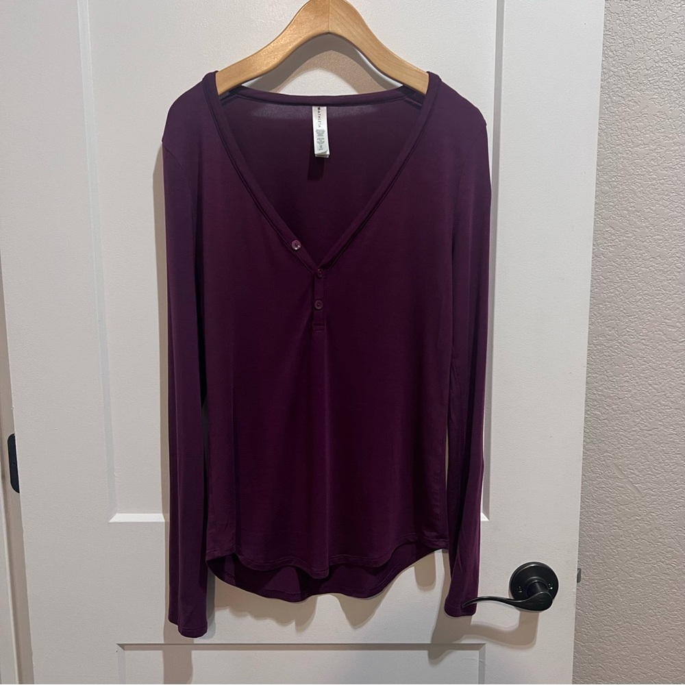 Athleta Soft Lightweight Sleep Top Henley - XS - Picture 2 of 7